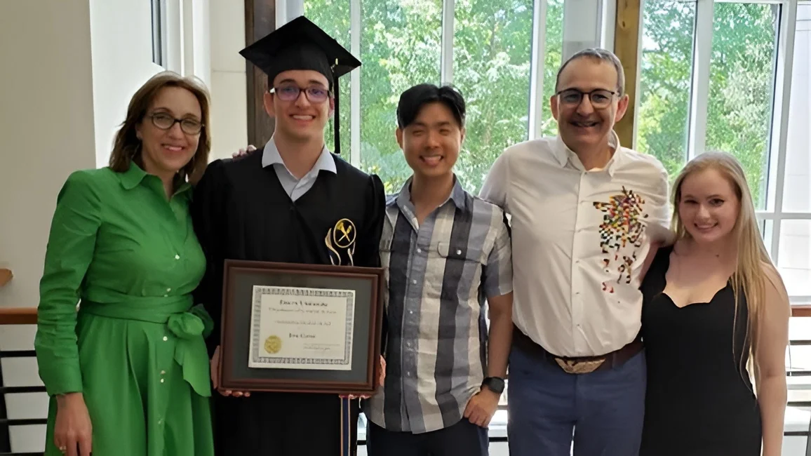 Jose Coves and his family